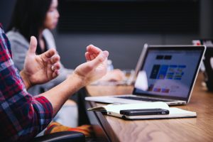 うつ病かもしれない部下との接し方で気を付けることは 産業医が教える職場のメンタルヘルス対策 株式会社リヴァ Liva