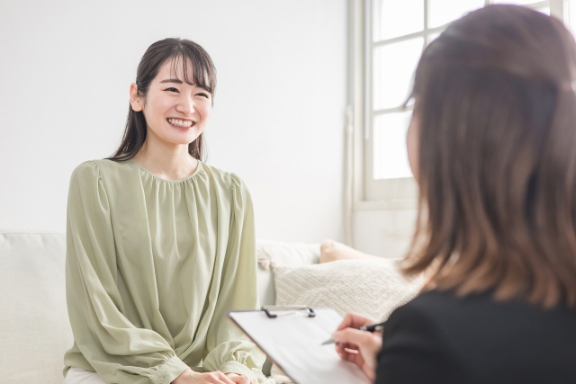 心を癒すカウンセリングとは？ 費用などの基礎知識からカウンセラーの選び方まで、カウンセリングの実態を徹底解説！